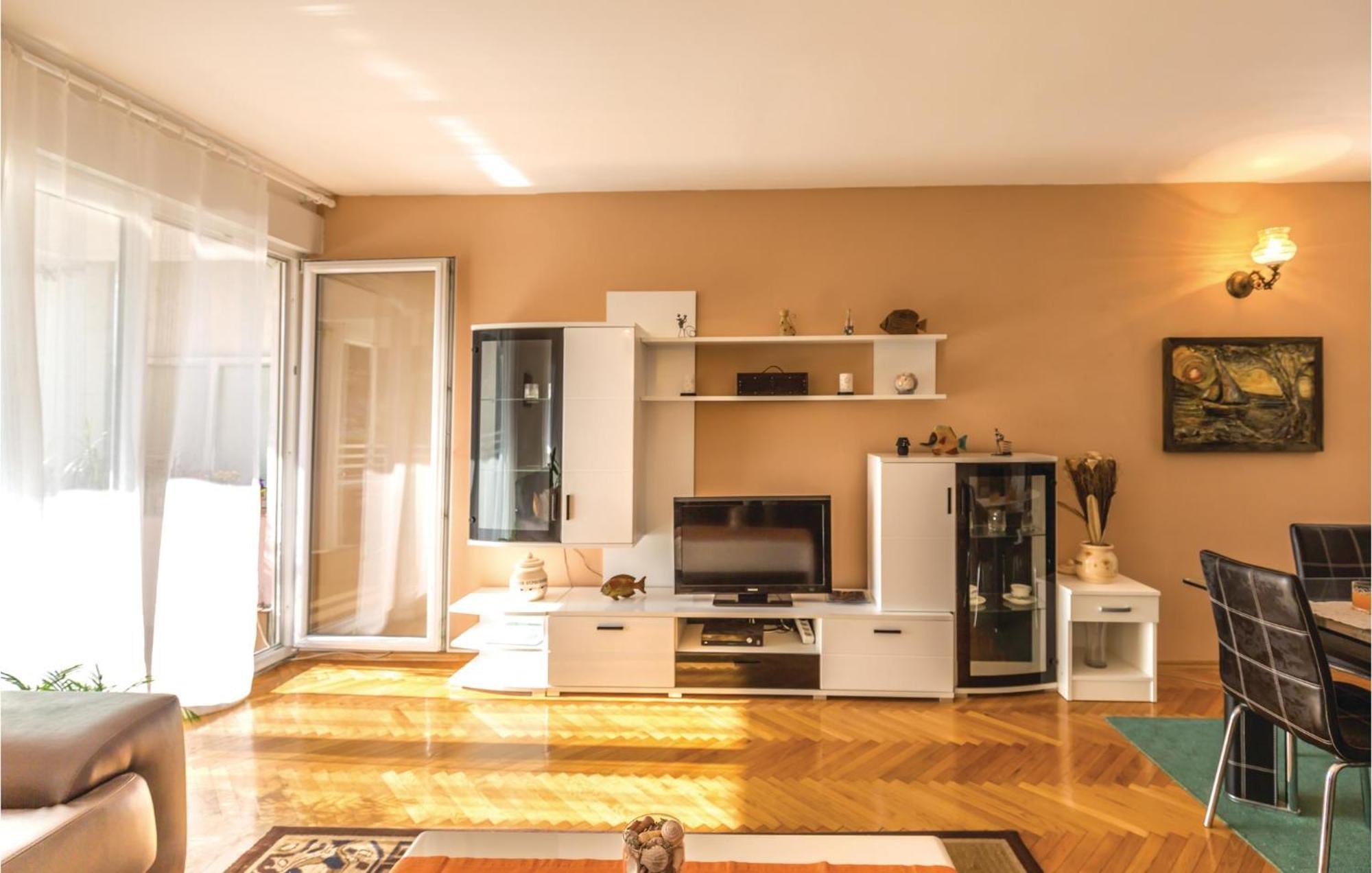 Awesome Apartment In Ploce With Kitchen ภายนอก รูปภาพ