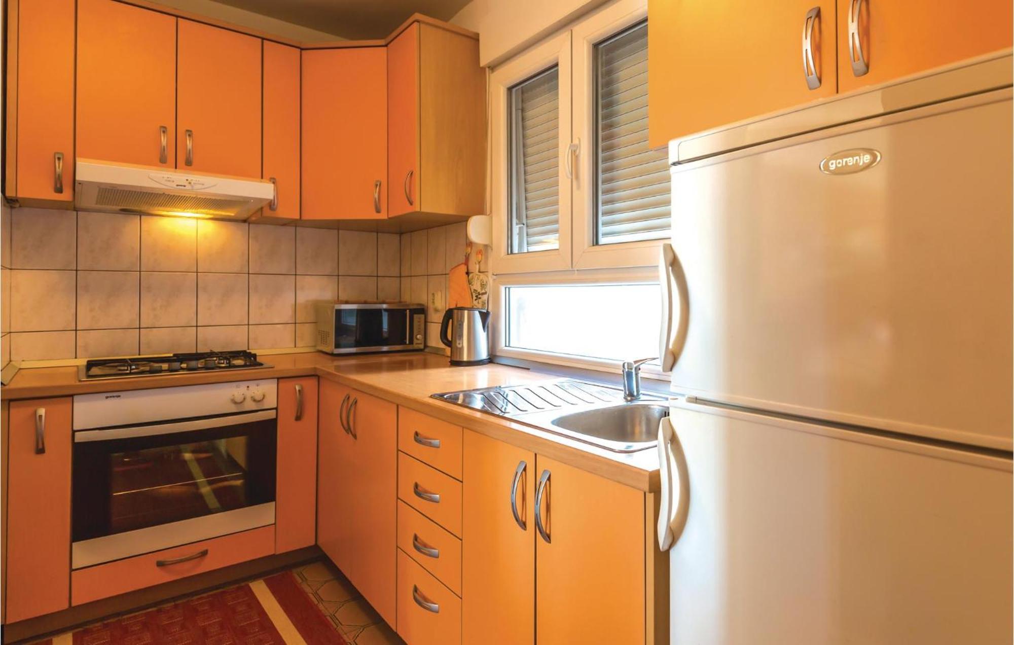 Awesome Apartment In Ploce With Kitchen ภายนอก รูปภาพ